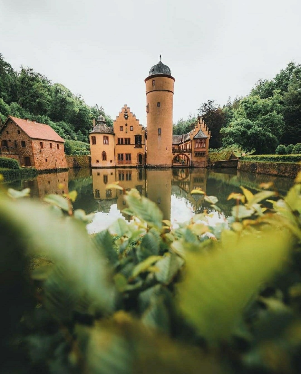 Замок Меспельбрунн  (Schloss Mespelbrunn) , Германия Photo_73