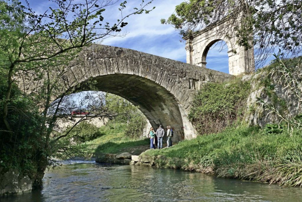 Saint-Chamas et la petite Camargue - 3 Avril 2024 Pont10