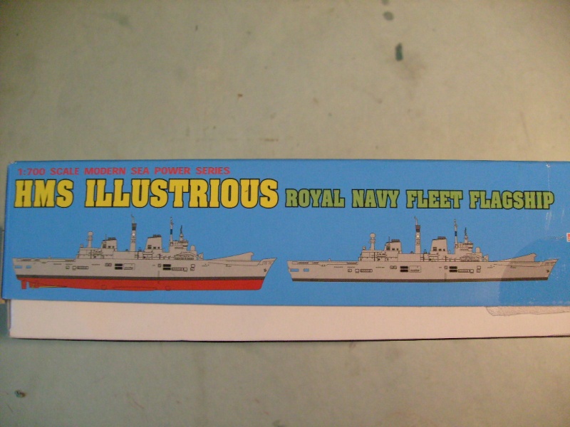 [DRAGON] Porte-aéronefs HMS ILLUSTRIOUS 1/700ème Réf 7046 S7304392