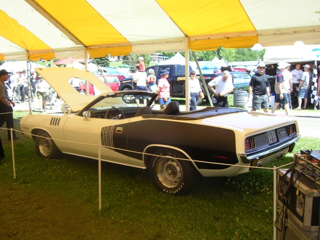 hemi - 'Cuda 1971 HEMI convertible en resto au Québec ??? - Page 3 Pict3131