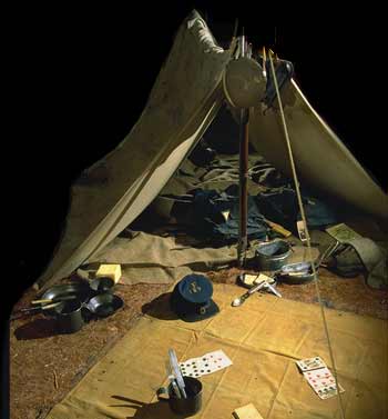 Les tentes et la reconstitution Camp310