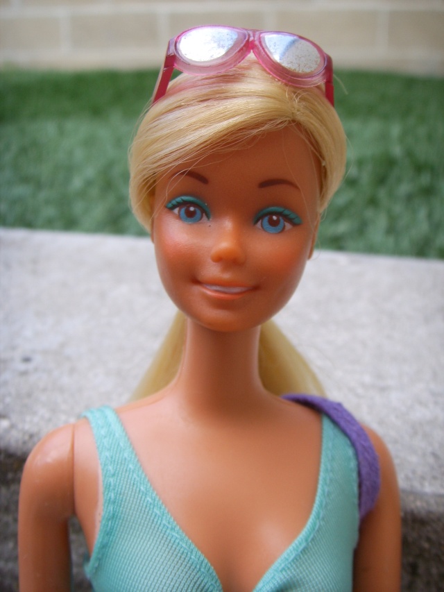 Barbie et les vacances au soleil Ssl17512