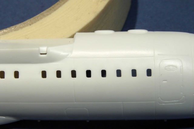 [Revell] BAE Avro RJ85 - 1/144 Dsc06911