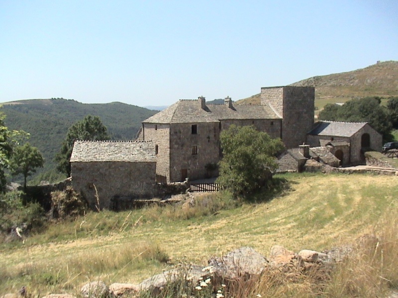 les chateaux de la Lozere - Page 2 Dsc00311