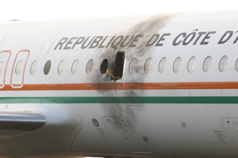 Attentat contre le Fokker 100 du PM de Cte d'Ivoire Grospl10
