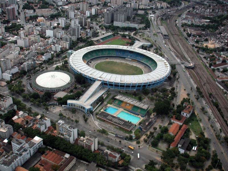 Stades de football dans Google Earth - Page 7 Maraca11