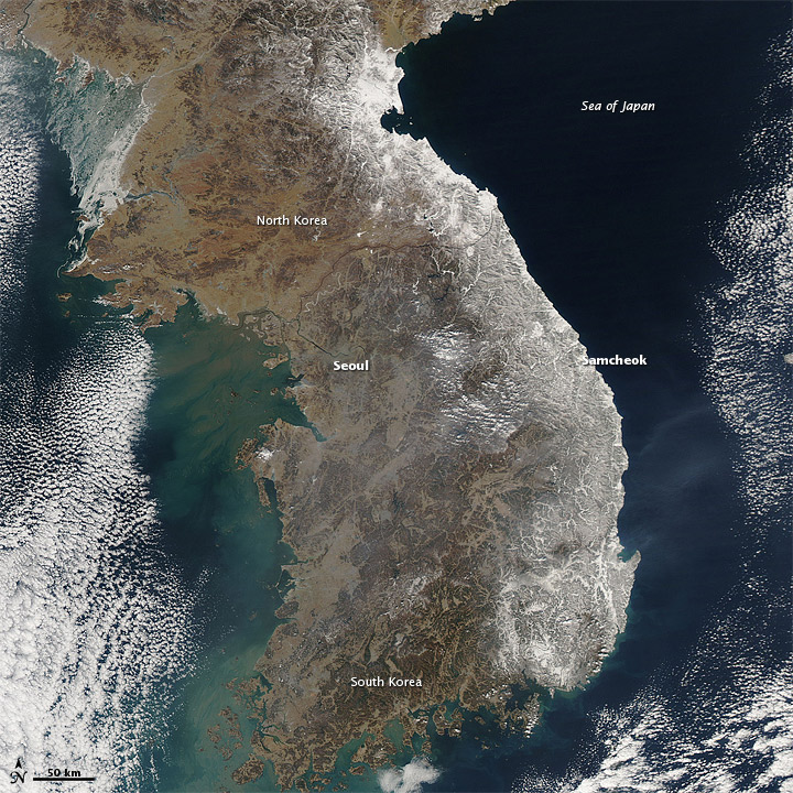 Earth Observatory - Images de la NASA - Page 3 Skorea10