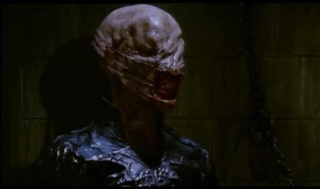 Hellraiser 1 à 8 (1987-2005) - Page 3 02362210