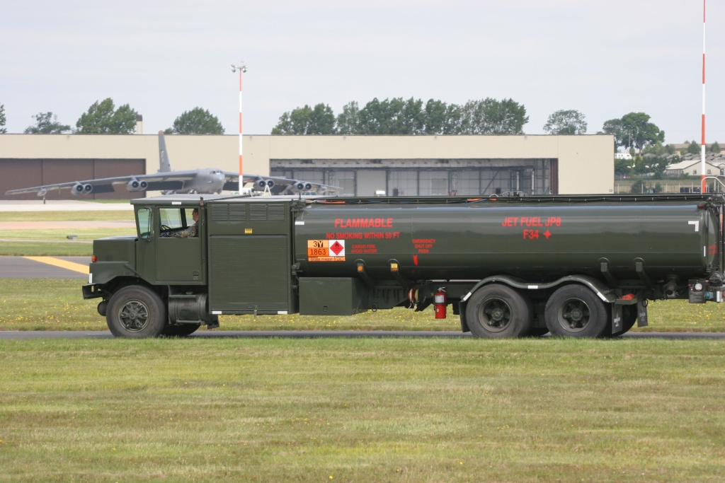 vehicule sur les bases aeriennes Tattoo92
