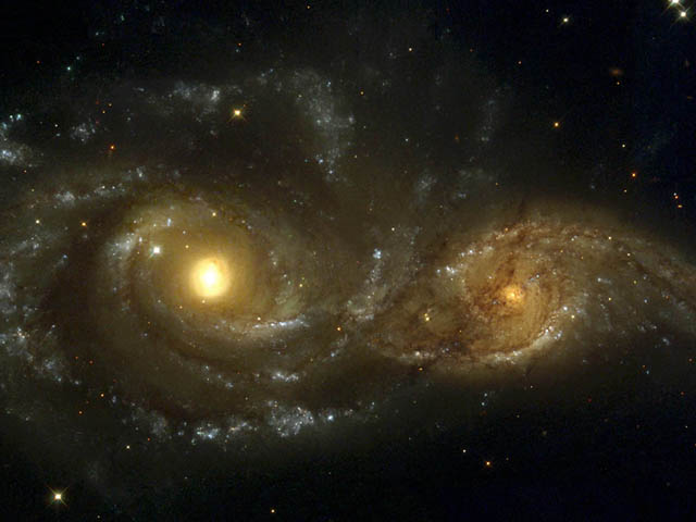 Les collisions entres 2 galaxies voisines 8410