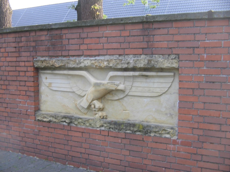 Eagle at Mansergh Gate Guters10
