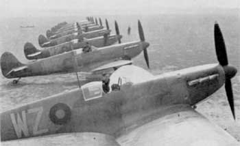 Spitfire, Hurricane  vs Fw 190A-8, Bf 109E Spitfi10