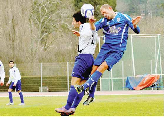 Pays d'Aix FC AIX-EN-PROVENCE // PH - Page 3 2_bmp19