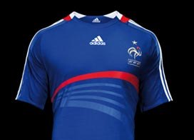Raction  sur le nouveau maillot de l'Equipe de France: Newmai10