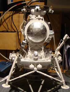 module russe lunaire - Module lunaire soviétique LK – Maquette 1/24ème - Page 10 90211