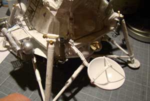 module russe lunaire - Module lunaire soviétique LK – Maquette 1/24ème - Page 10 Dsc04030