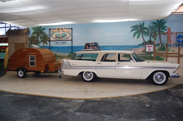 1958 Plymouth Sport Suburban FINI  P2l10210