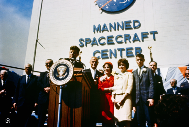 J.F. Kennedy et le Programme Spatial Secret Kenned10