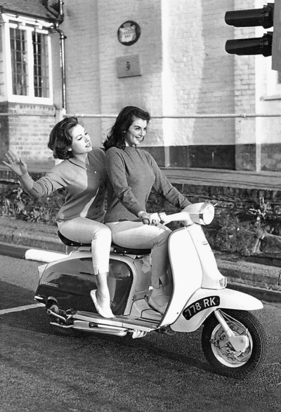 Moto anciennes et pin up(interdit Xav et Régis) - Page 35 Tumbl760