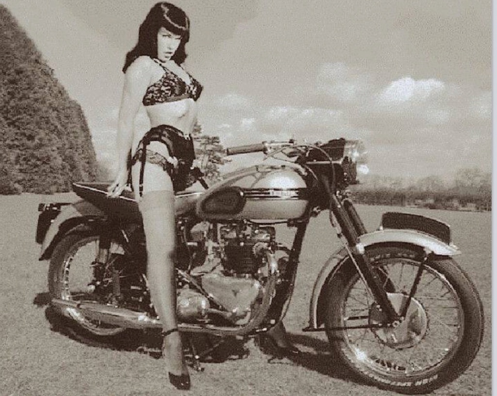 Moto anciennes et pin up(interdit Xav et Régis) - Page 14 Tumbl821