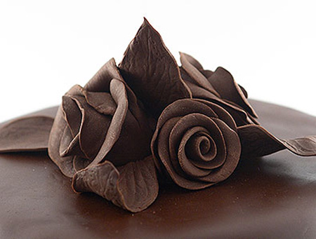 Một cách tạo hình hoa hồng bằng chocolate 20110541