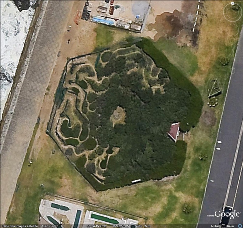 Les labyrinthes découverts dans Google Earth - Page 19 Labiri10