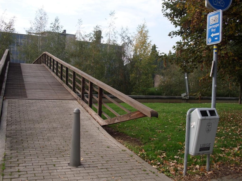 RAVeL 1 Est (part 6a) Liège (Val Benoit - Ourthe) - Herstal (rive droite et rive gauche après le pont Atlas) -Itinéraire n°7 - Sur la route des Ardennes - La Meuse à vélo - EV19 Liage_12