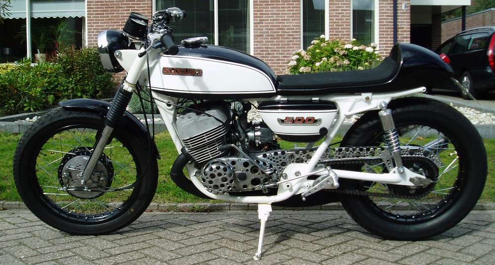 SUZUKI GT 500 : PETITE MERVEILLE Pictur93
