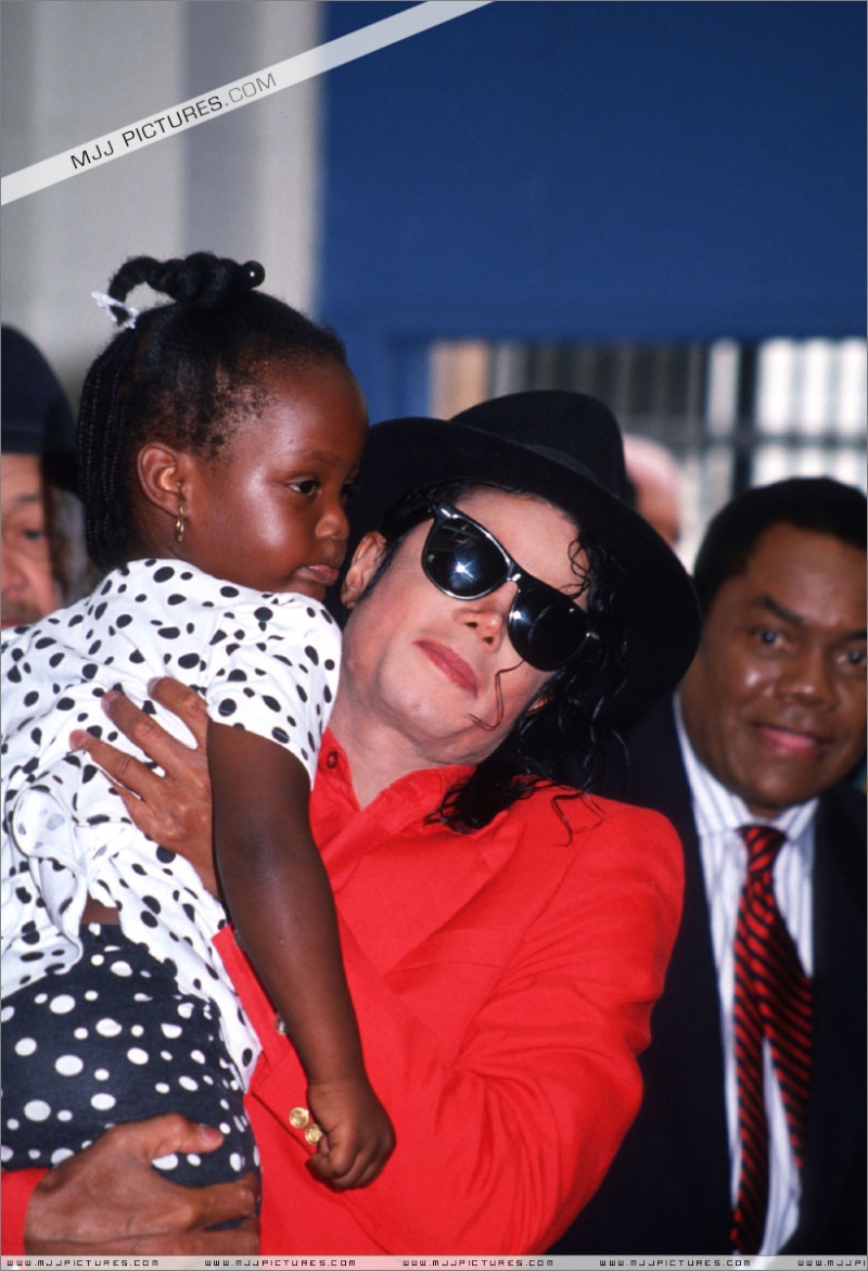 photos Michael avec les enfants 01210110