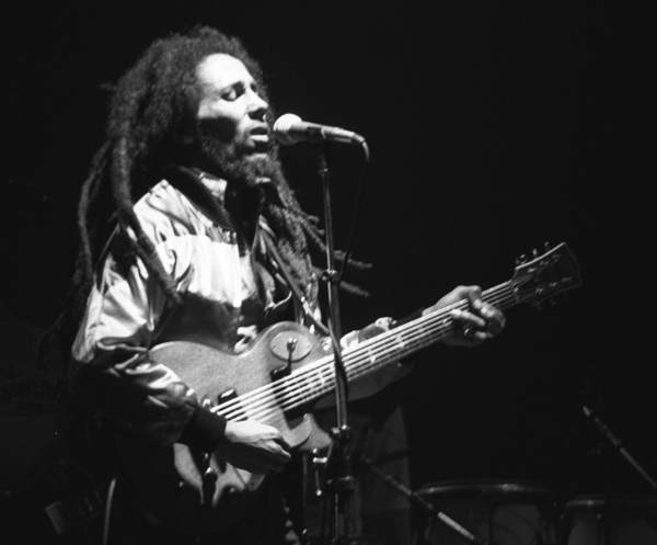 Robert Nesta Marley, dit Bob Marley Bob-ma12