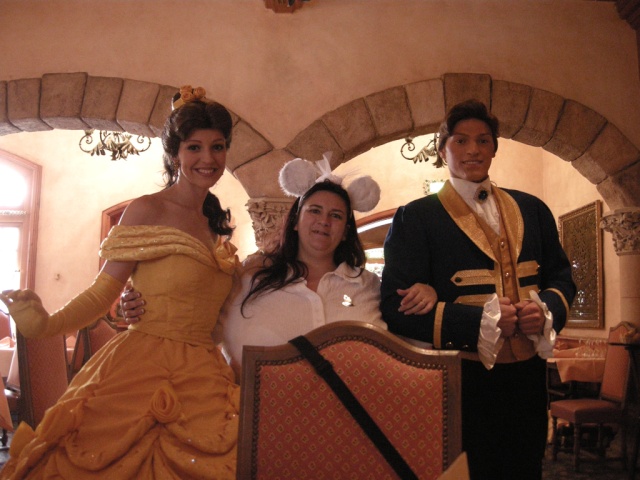 [Disneyland Paris] Ma lune de miel au CC du DLH dans la Sleeping Beauty Suite - Page 3 Belle-11