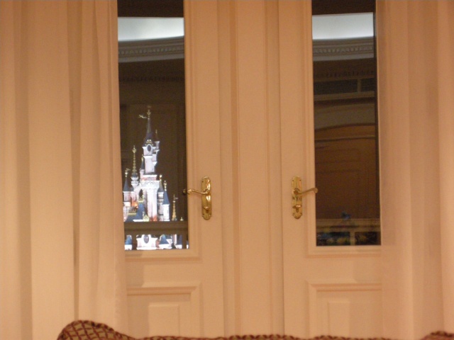 [Disneyland Paris] Ma lune de miel au CC du DLH dans la Sleeping Beauty Suite - Page 5 Chatea10