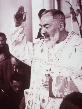 Bonne Fête Padre  Pio Padrep10