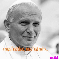 Beaux souvenirs "1er mai 1989 le peuple Réunionnais accueillait le bientôt bienheureux Jean Paul II"  36-10