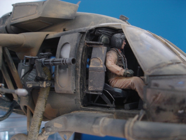 ACADEMY 1/35 AH-60 L Blackhawk DAP - Dio Afghanistan - - Page 8 Dsc05018