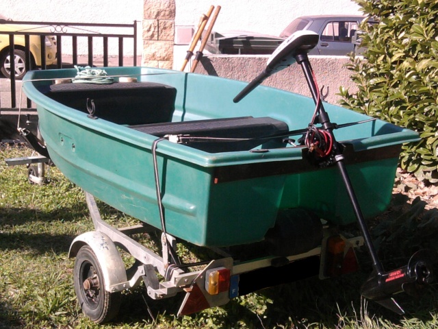 Vente  barque de pêche , remorque et  moteur électrique  Photo013