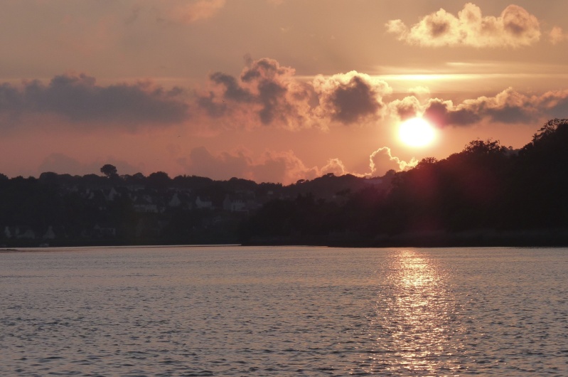 Creac'h Gwen : le soleil se couche sur Quimper P1110710