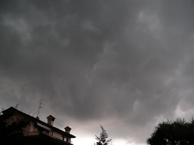 Shelf cloud + supercella 8-6-11 Villongo E1011