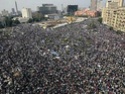 شباب محافظة الشرقية إتجهوا إلى ميدان التحرير للمشاركة فى "جمعة الوحدة"  Fl80qy10