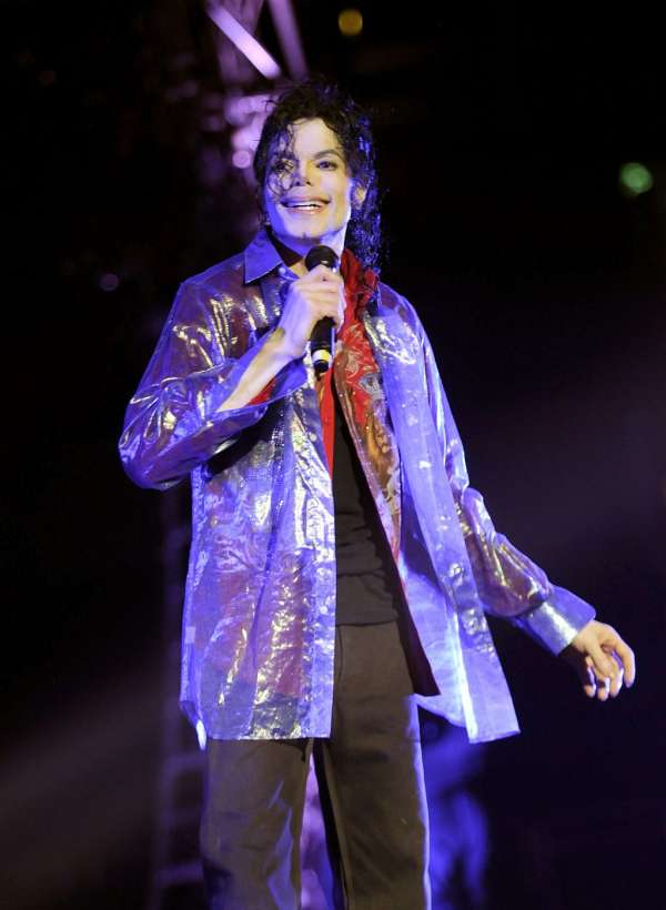 Michael Jackson This Is It 600-mi10