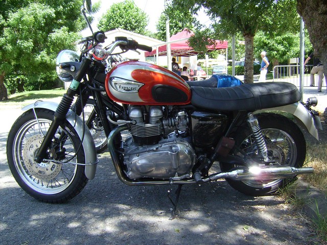 [COMPTE RENDU] CR en photos rassemblement harley près de niort 28 et 29 mai 2011 Rimg0217