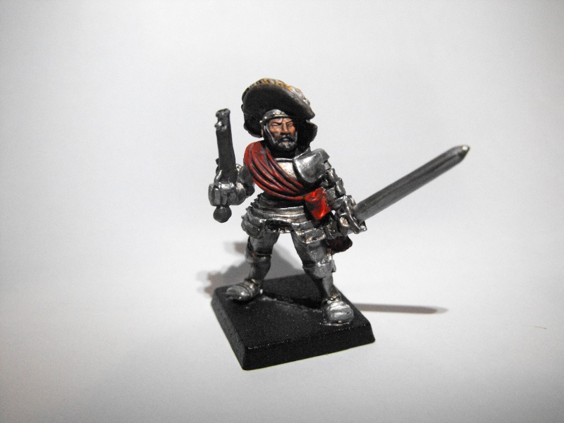 First attempt on painting a miniature... Dscf0018