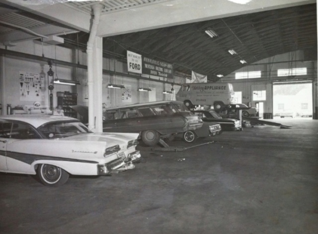 Old Pictures of Earlies at Work - Page 35 Workec11