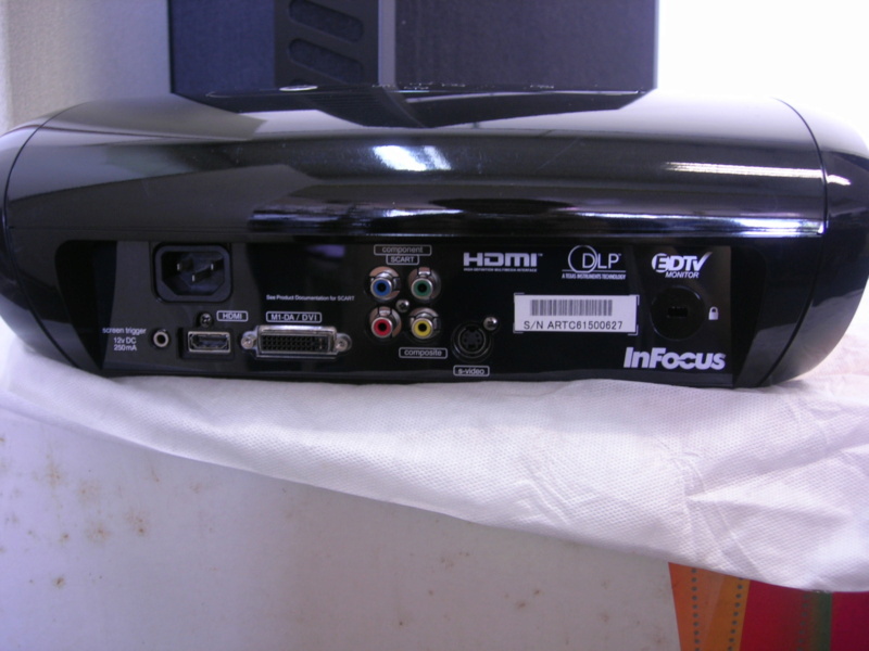 Infocus P720 DLP projector (sold) Dscn2912
