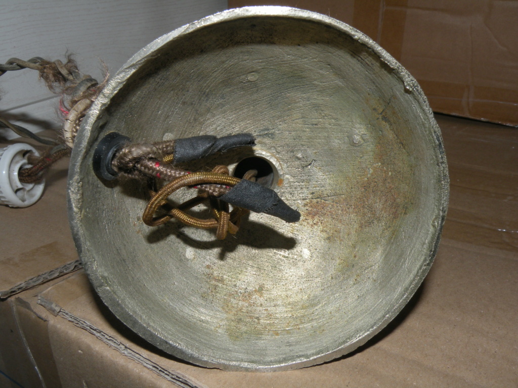 Lampe de table, pied Bronze africaniste, Curiosité ancienne ??? Dscn3118