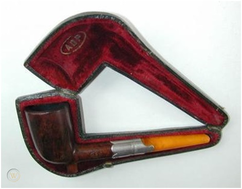 La pipe de Sherlock Holmes, une calabash, vraiment ?  Adp-111