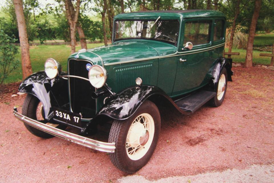 Musée Automobile de Ciré d'Aunis (17 290) Ford_a10