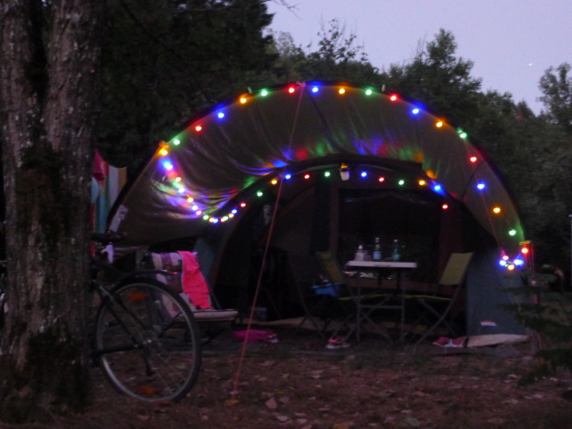 Lumières et camping P1080014