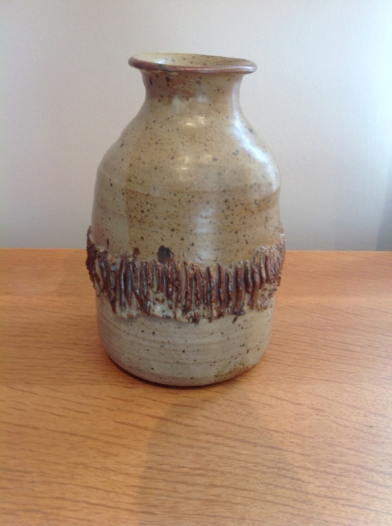 Studio pottery vase signed MG5 Img_1931