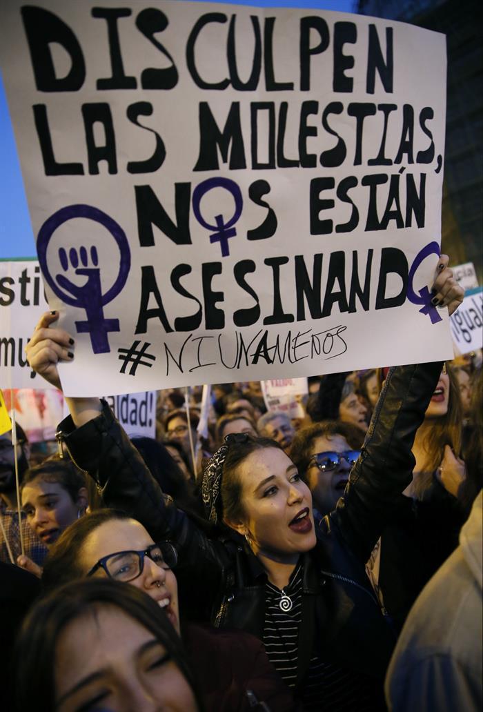 Manifestación espontánea Feminista tras los sucesos de la Manada Catalana _6362410